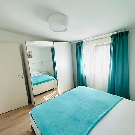 Rozi Apartment *