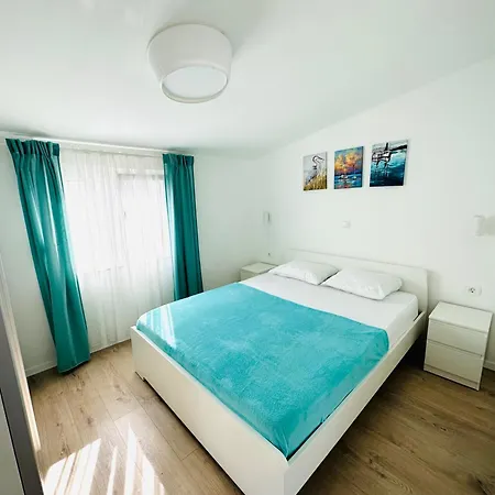 Rozi Apartment *